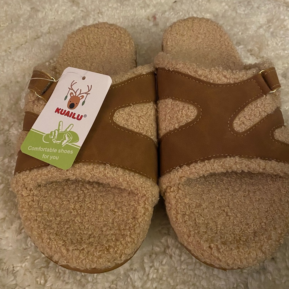 KuaiLu Women's Tan and Cream Flats